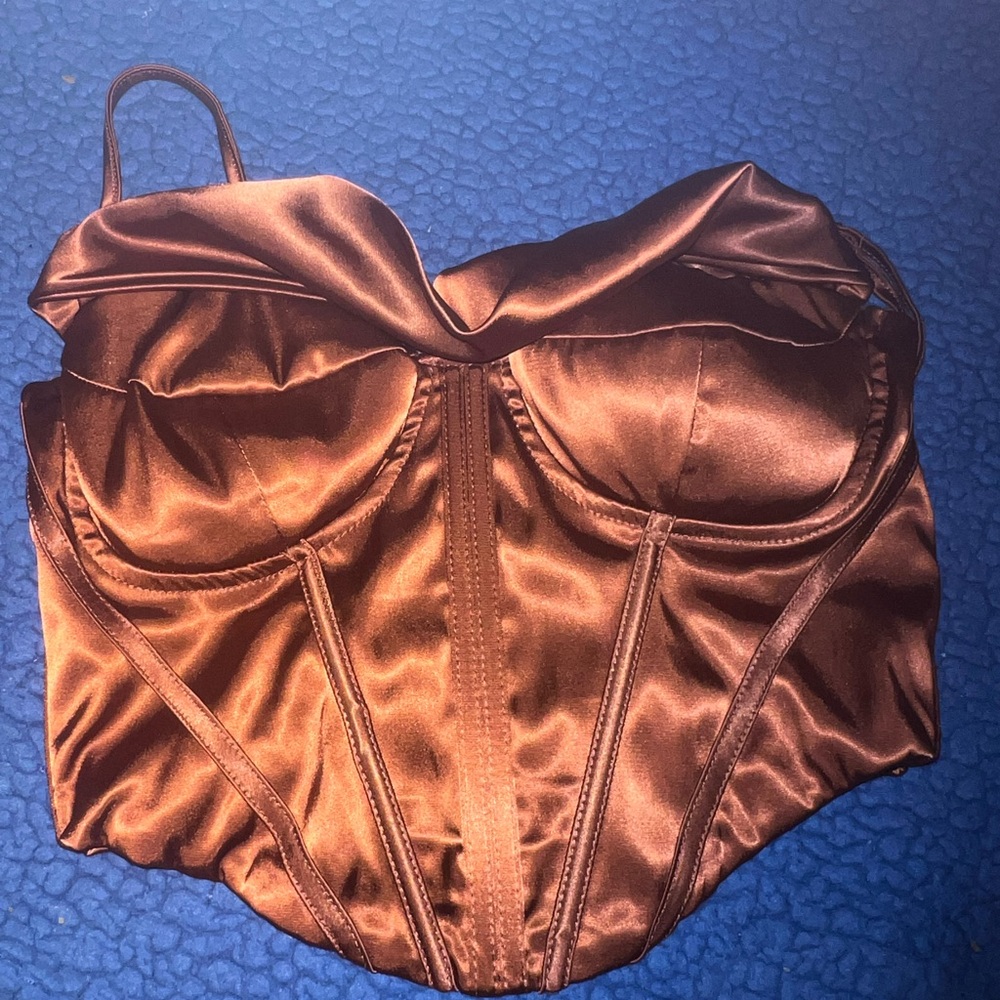 Chic Brown Crop Top with Sculptural Design